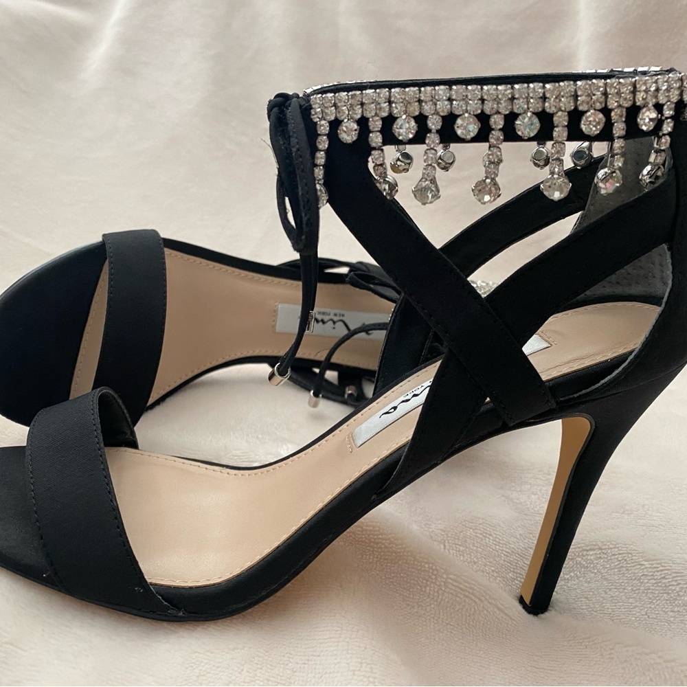 Nina Black Heels Elegant and Timeless